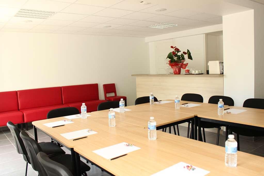 Brit Hotel Brive La Gaillarde - Restaurant La Limousine Malemort Удобства фото