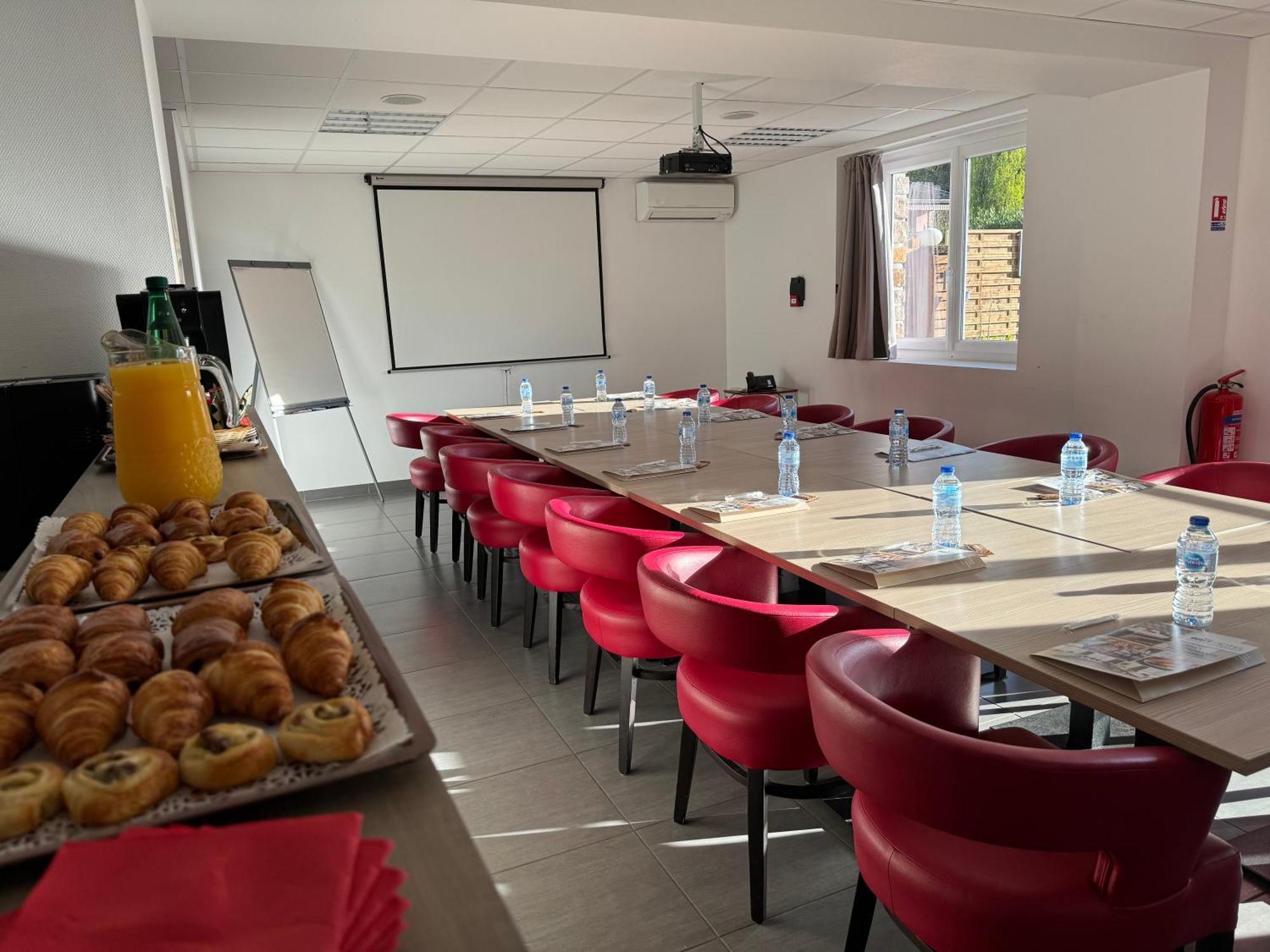 Brit Hotel Brive La Gaillarde - Restaurant La Limousine Malemort Экстерьер фото