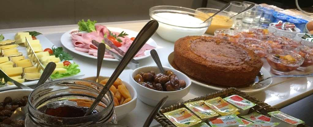 Brit Hotel Brive La Gaillarde - Restaurant La Limousine Malemort Ресторан фото